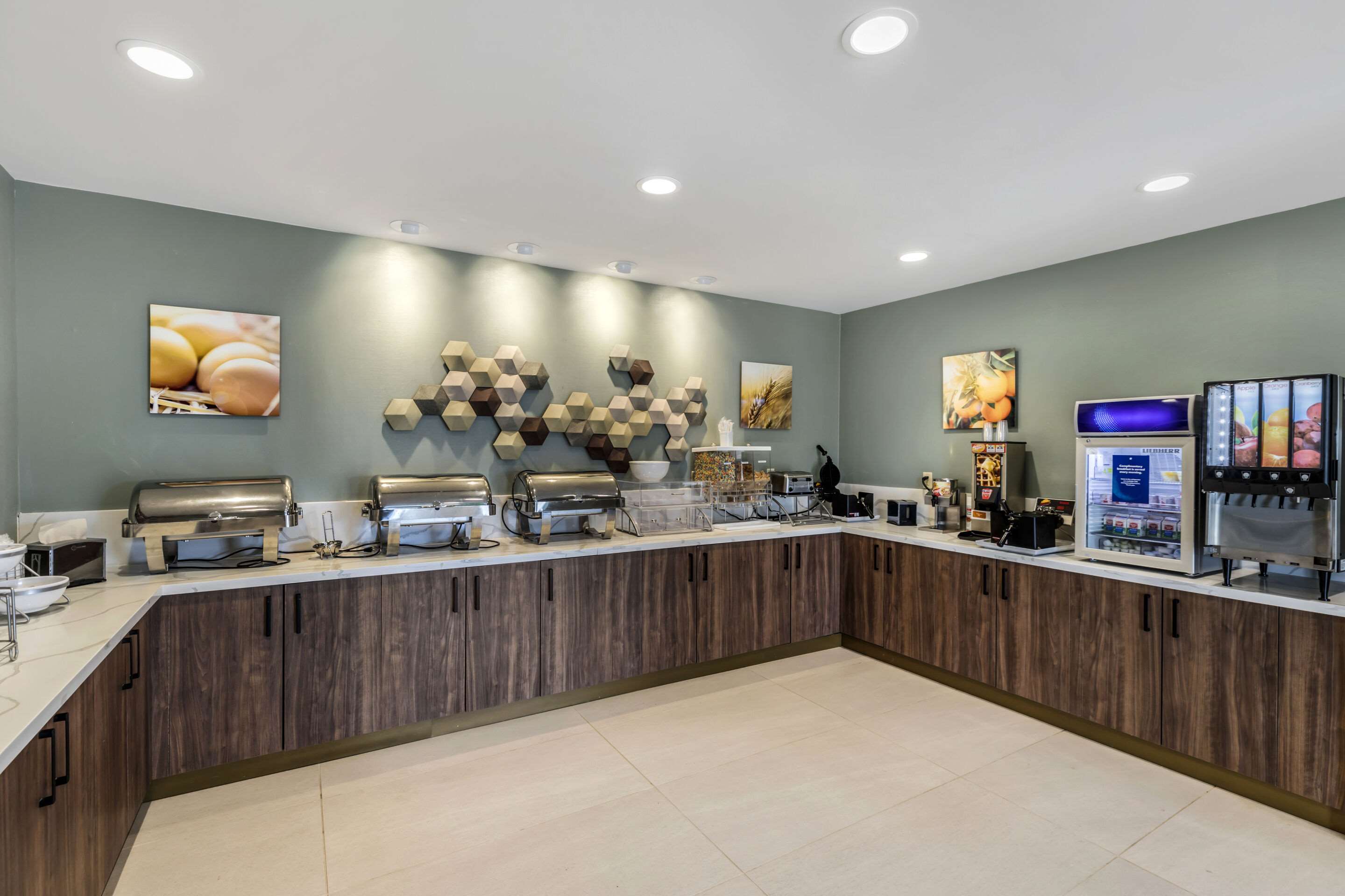 Breakfast area | Comfort Suites Cheyenne