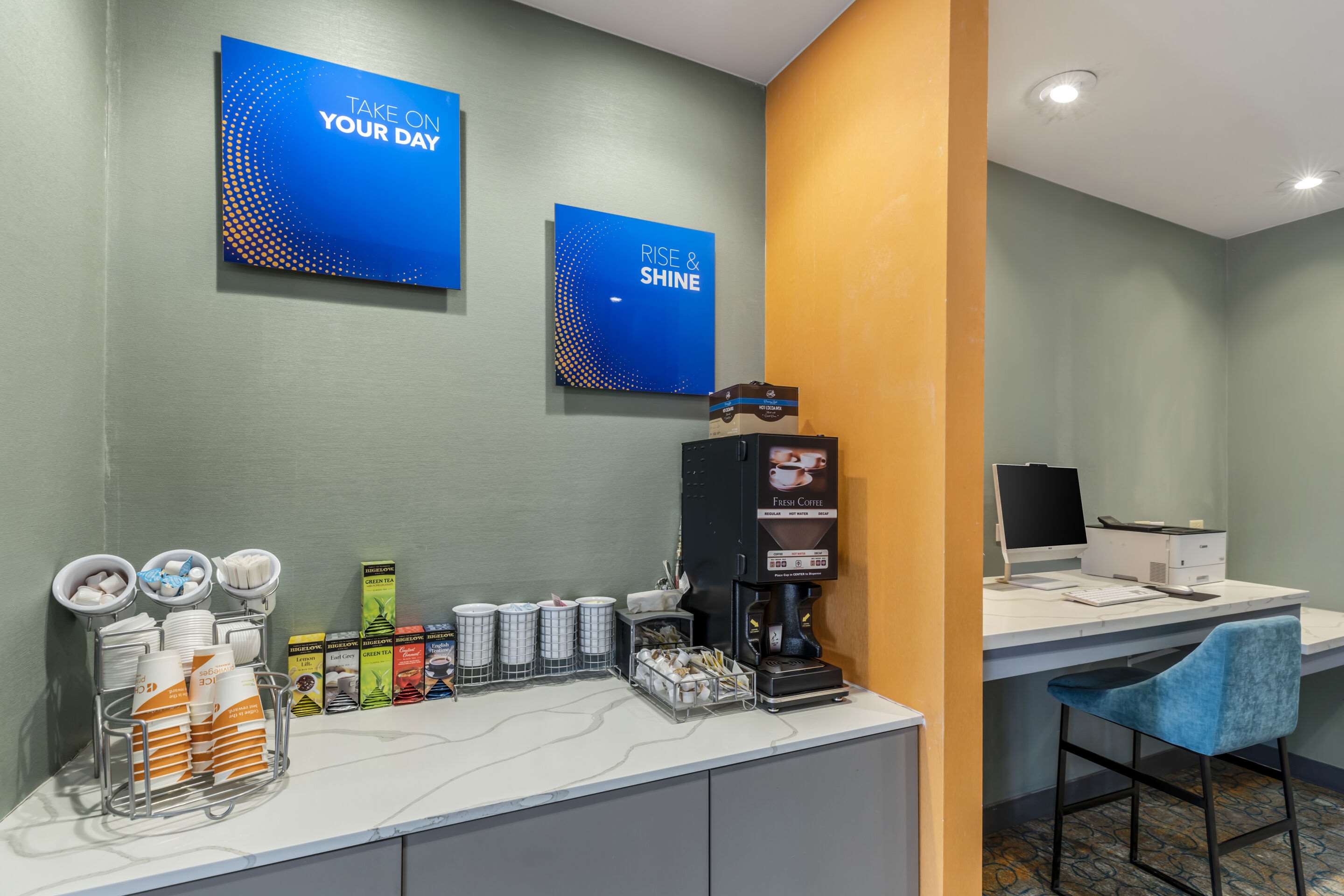 Breakfast area | Comfort Suites Cheyenne