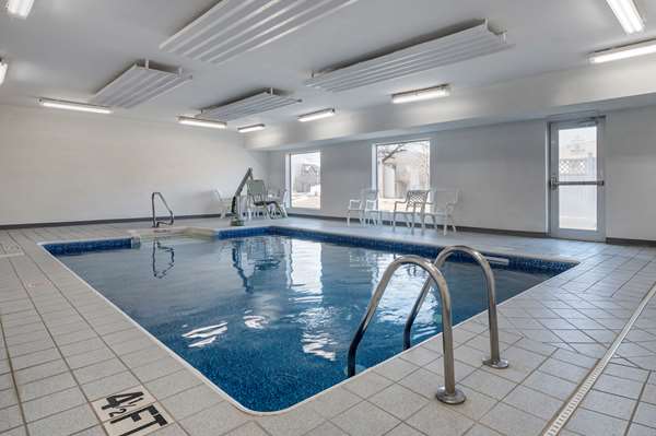 Pool - Comfort Inn Shelbyville - I-74, Exit 113