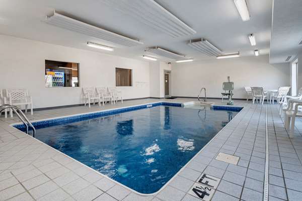 Pool - Comfort Inn Shelbyville - I-74, Exit 113