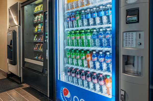  - Comfort Inn Shelbyville - I-74, Exit 113