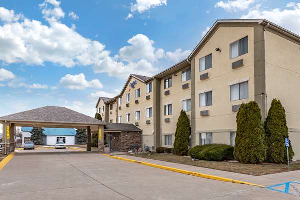Exterior view - Comfort Inn Shelbyville - I-74, Exit 113