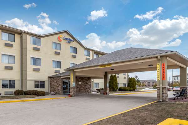 Exterior view - Comfort Inn Shelbyville - I-74, Exit 113