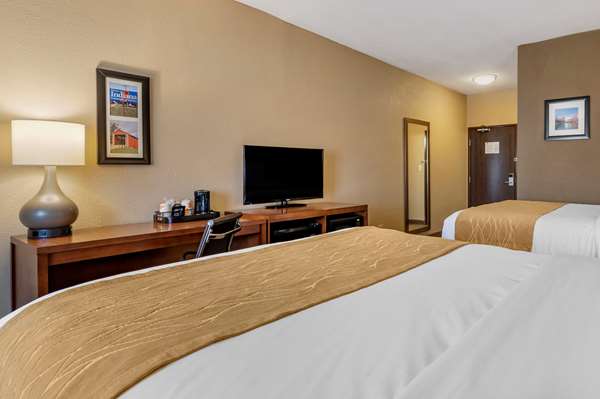  - Comfort Inn Shelbyville - I-74, Exit 113