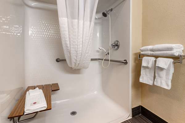  - Comfort Inn Shelbyville - I-74, Exit 113