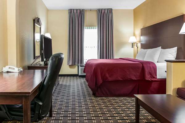  - Clarion Inn & Suites Northwest Indianapolis