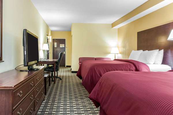  - Clarion Inn & Suites Northwest Indianapolis