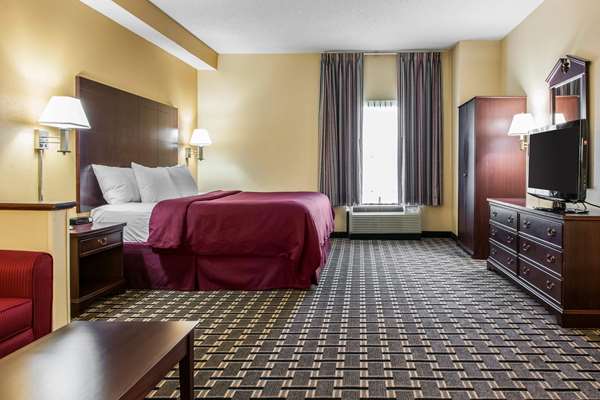  - Clarion Inn & Suites Northwest Indianapolis
