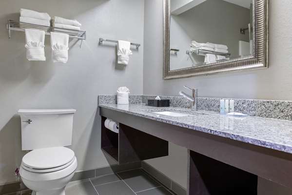  - Quality Inn & Suites Brownsburg - I-74, Exit 66