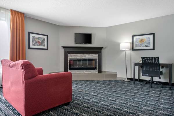 Suite - Quality Inn & Suites Brownsburg - I-74, Exit 66
