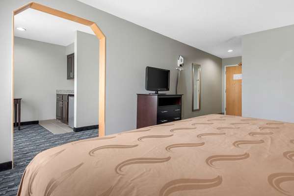 Suite - Quality Inn & Suites Brownsburg - I-74, Exit 66