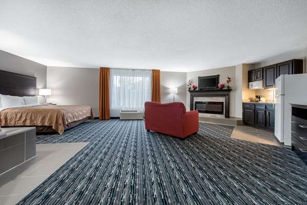 Suite - Quality Inn & Suites Brownsburg - I-74, Exit 66