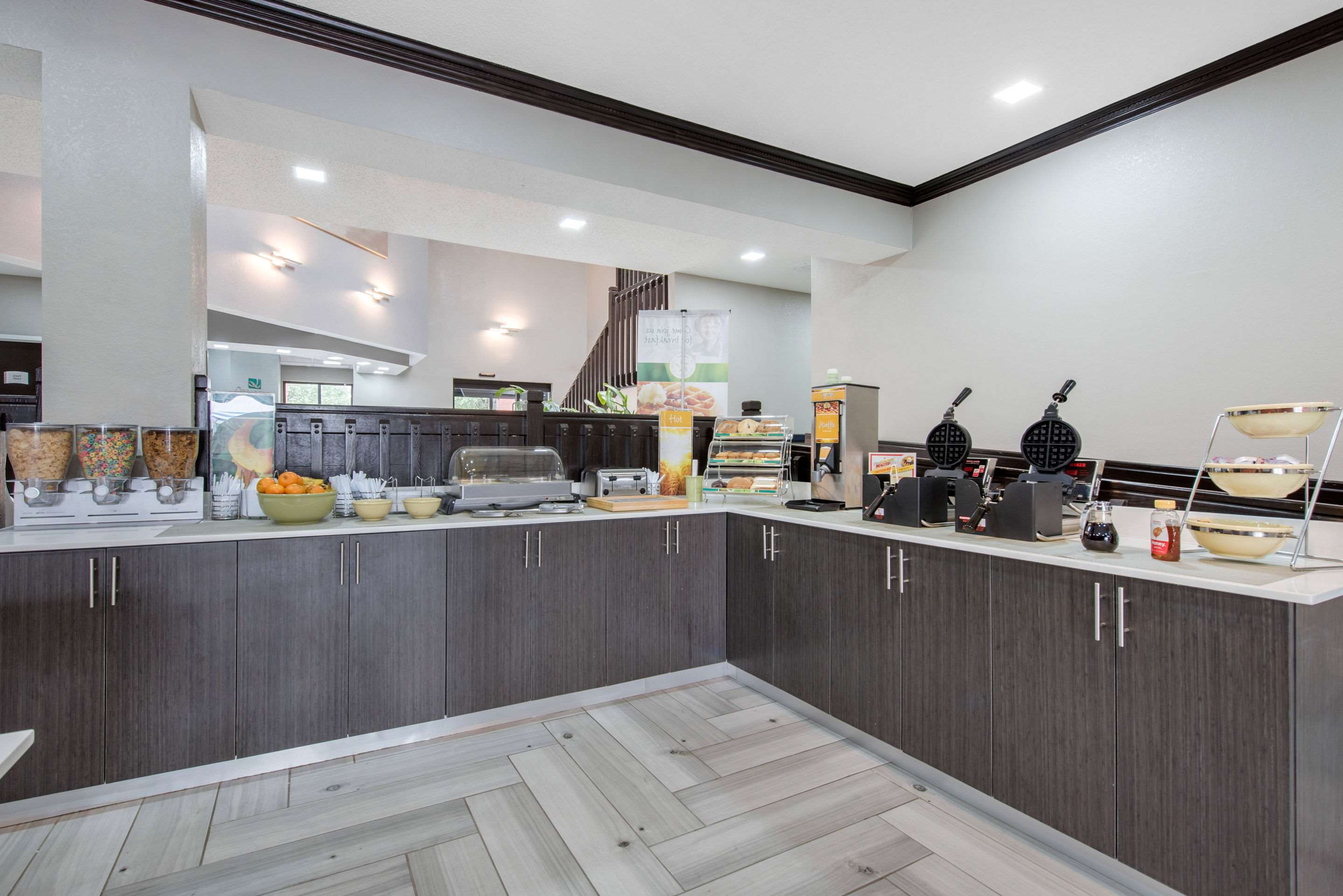 Free hot breakfast | Quality Inn & Suites Brownsburg - Indianapolis West