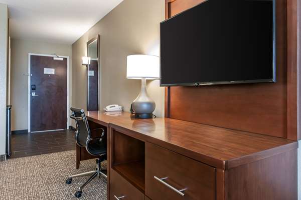  - Comfort Suites Rensselaer