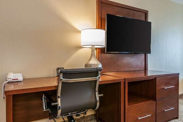  - Comfort Suites Rensselaer