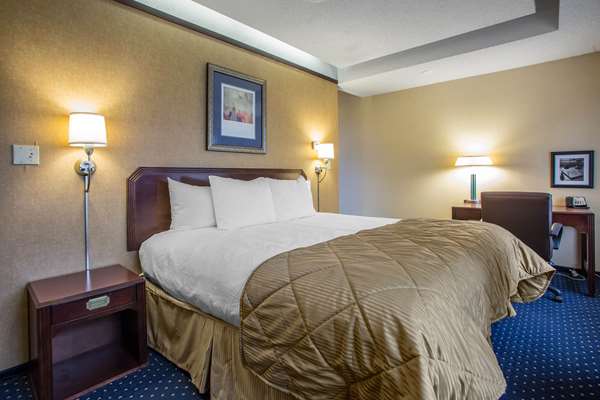 Suite - Clarion Inn Merrillville - I-65, Exit 253