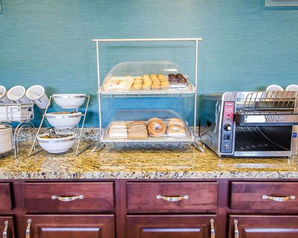 Amenities - Comfort Inn Ferdinand