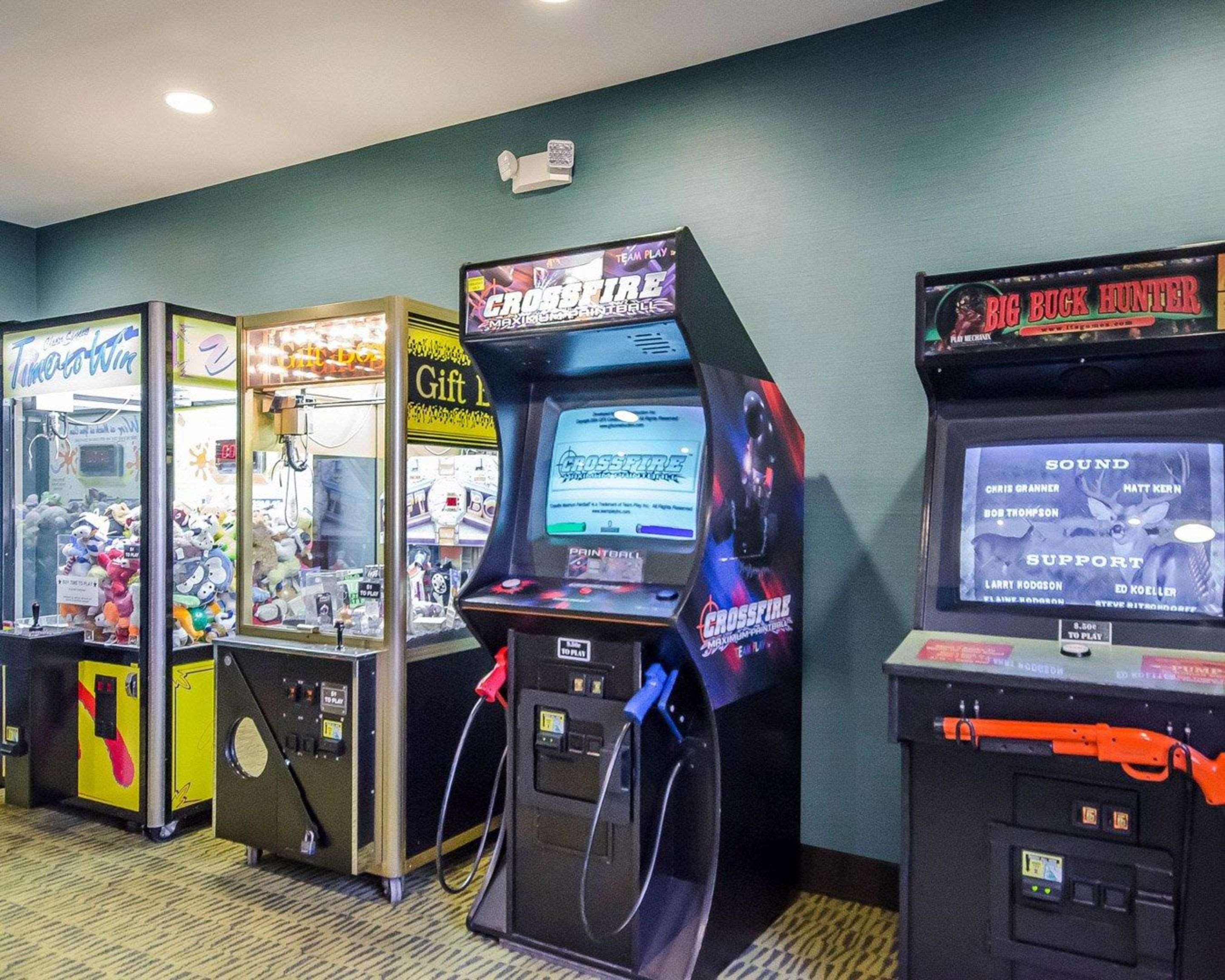 Hotel arcade games