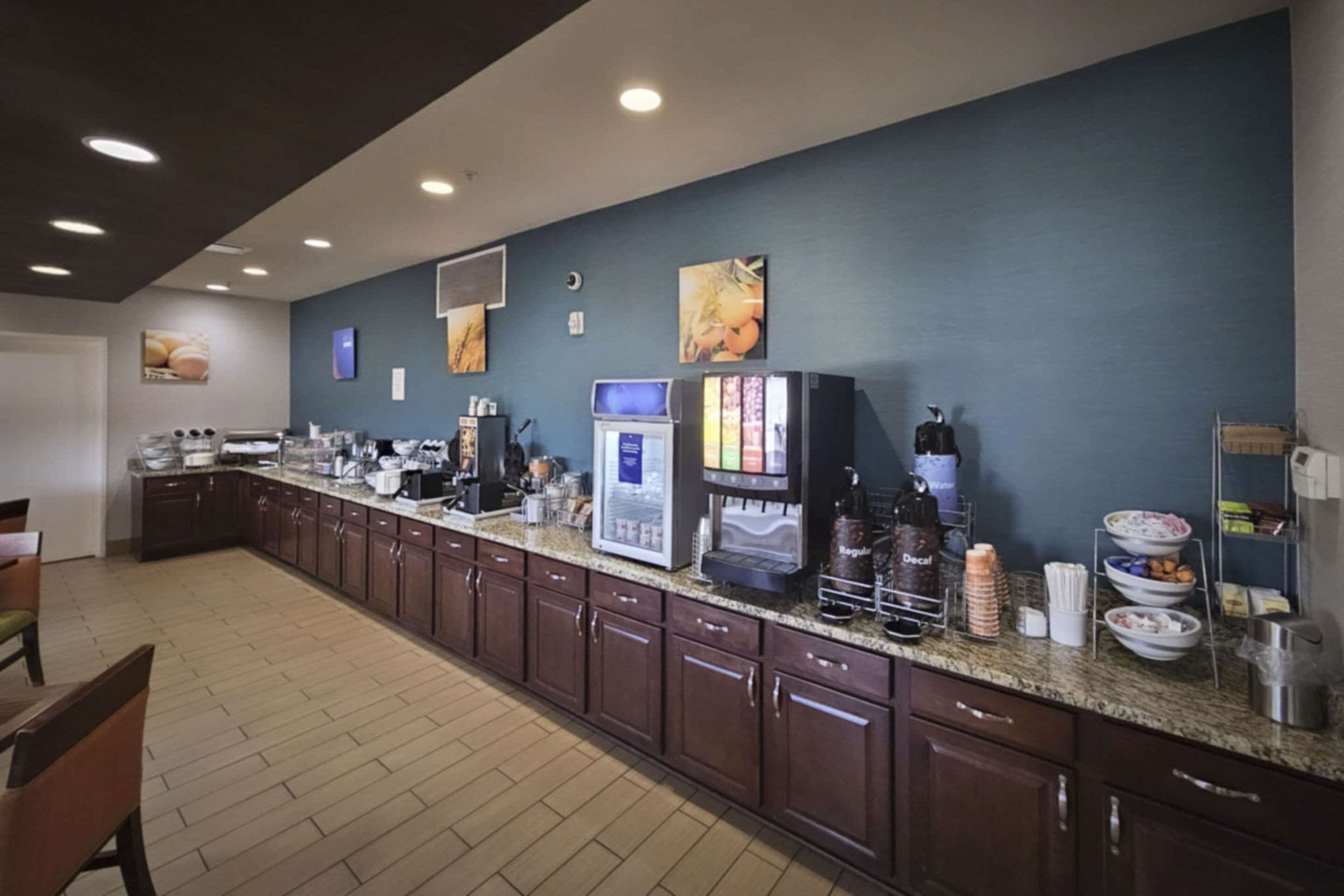 Breakfast area