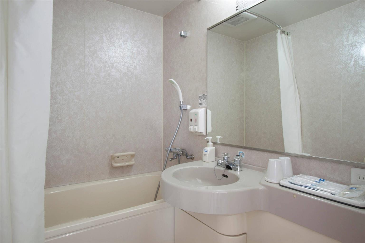 COMFORT HOTEL KORIYAMA-guestroom-Guest Room,Bathroom,On-Site.jpg