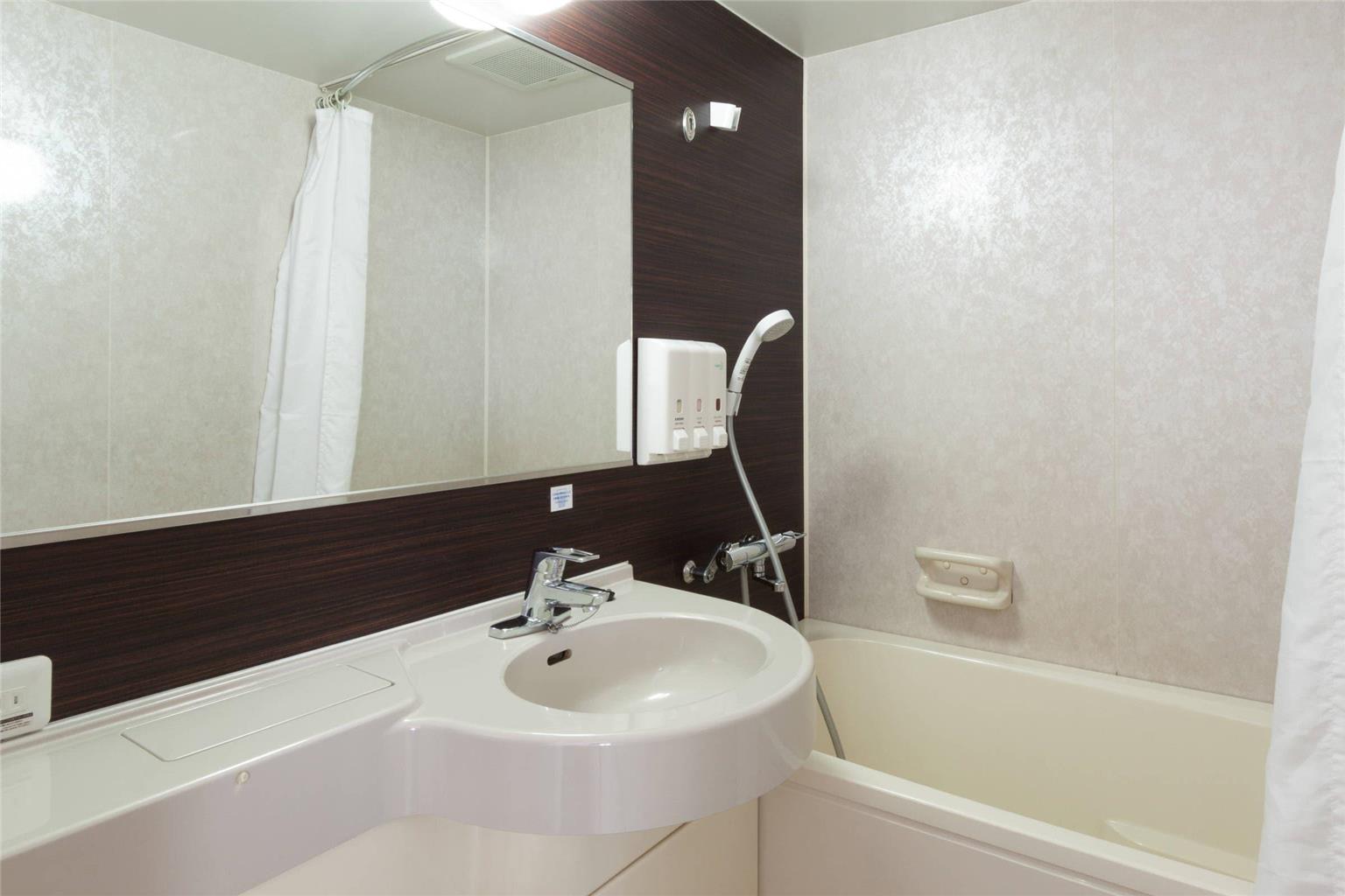 COMFORT HOTEL HIROSHIMA OTEMACHI-guestroom-Guest Room,Bathroom,On-Site.jpg