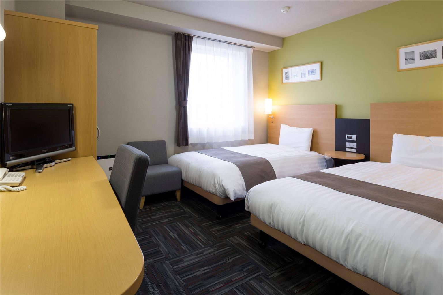 COMFORT HOTEL TSUBAMESANJO-guestroom-Guest Room,On-Site.jpg