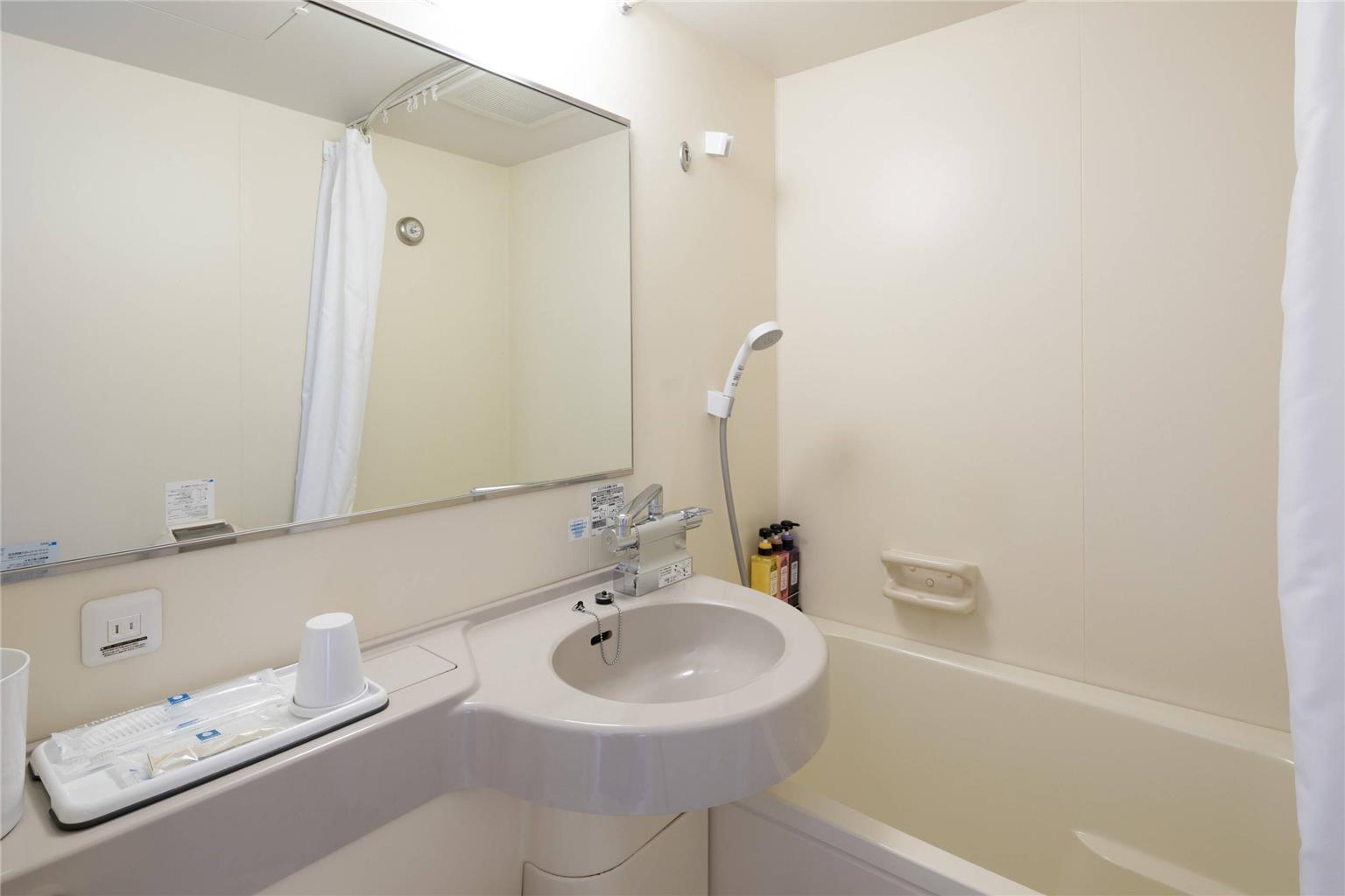 COMFORT HOTEL SAGA-guestroom-Guest Room,Bathroom,On-Site.jpg