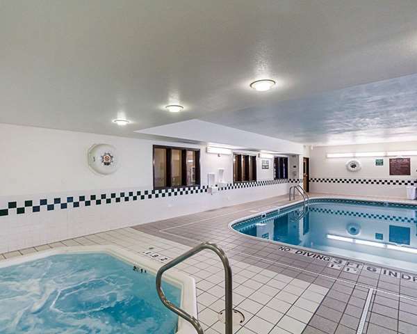 Pool - Comfort Inn East Wichita - I-35, Exit 50