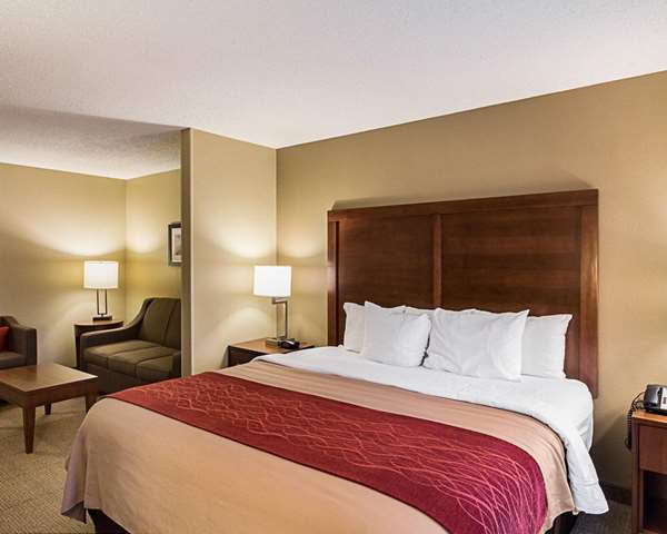 Suite - Comfort Inn East Wichita - I-35, Exit 50