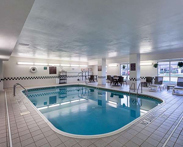 Pool - Comfort Inn East Wichita - I-35, Exit 50