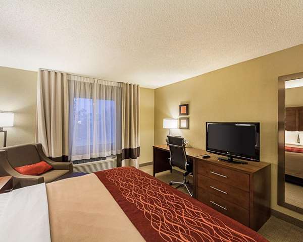  - Comfort Inn East Wichita - I-35, Exit 50