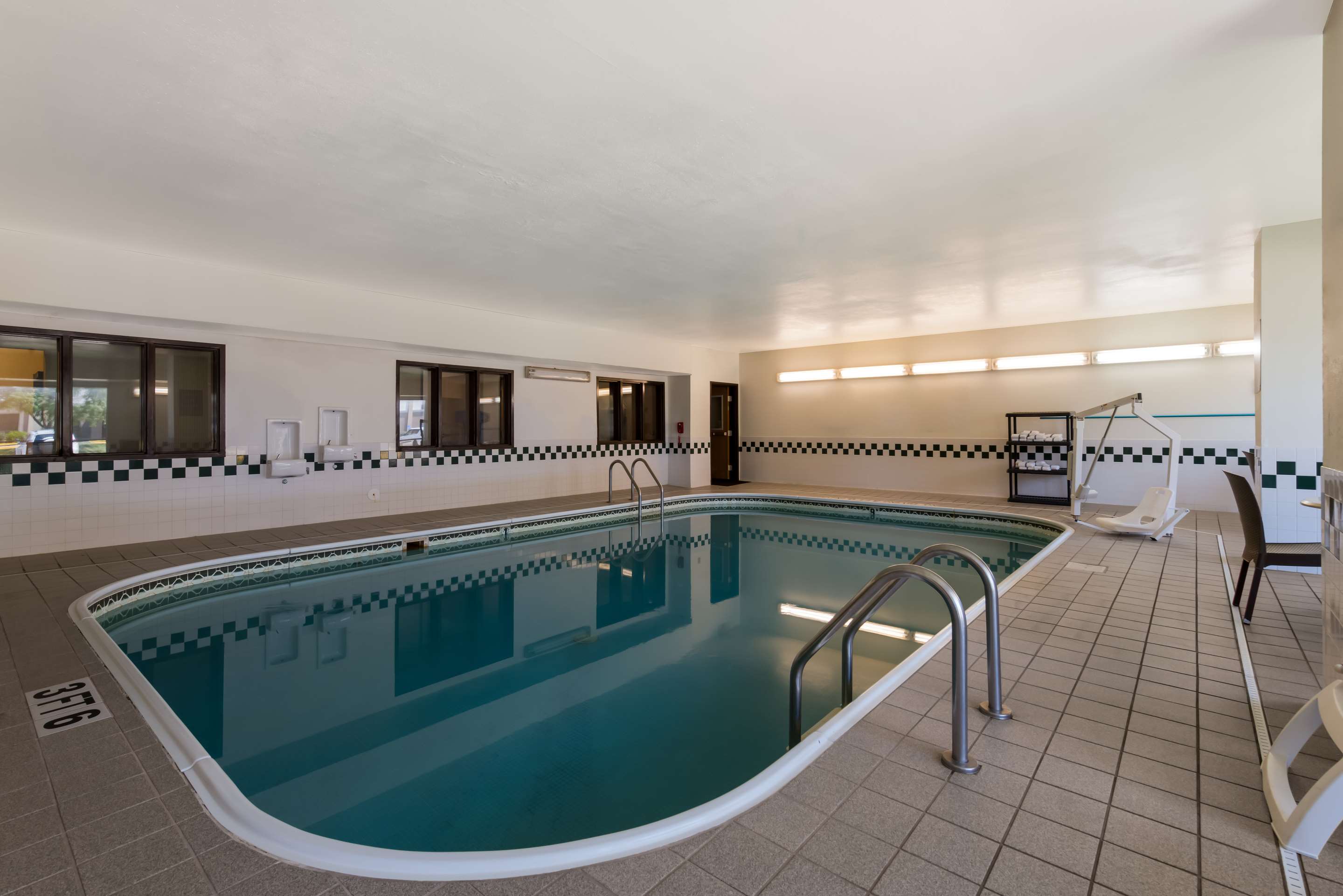 Indoor pool | Comfort Inn East