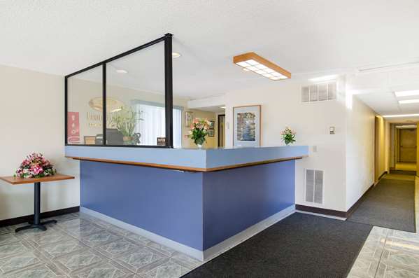  - Econo Lodge Emporia - I-35, Exit 128