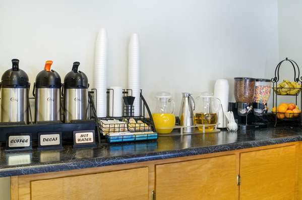 Amenities - Econo Lodge Emporia - I-35, Exit 128