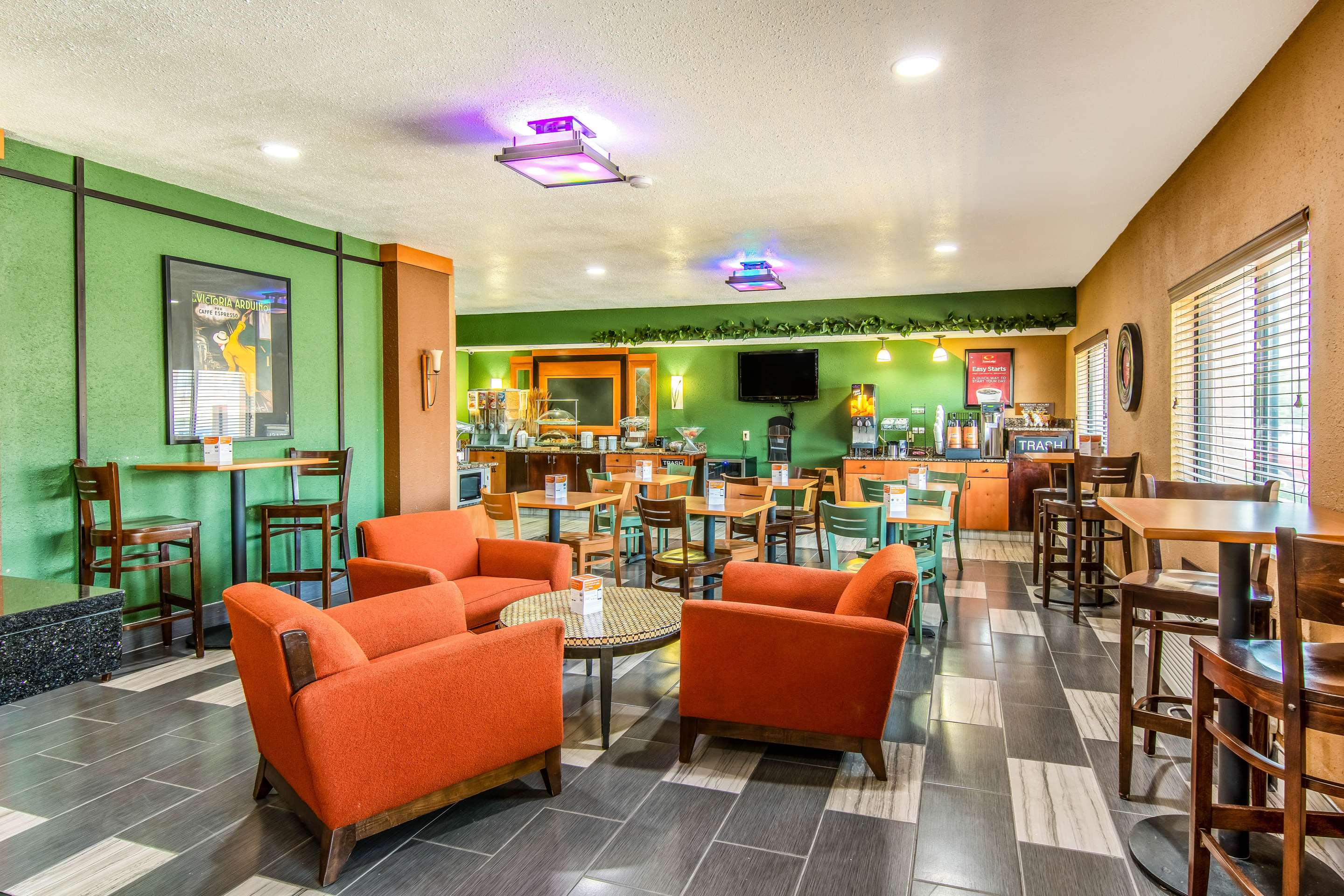 Spacious breakfast area | Econo Lodge at Wanamaker