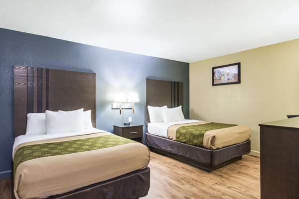  - Econo Lodge Inn & Suites Overland Park