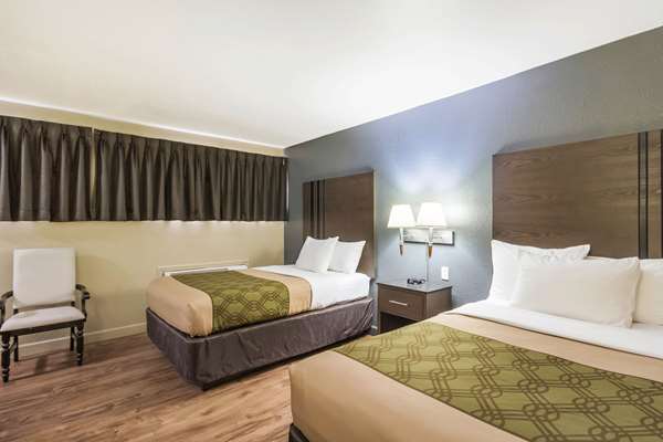  - Econo Lodge Inn & Suites Overland Park