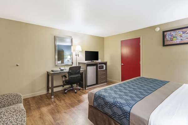  - Econo Lodge Inn & Suites Overland Park