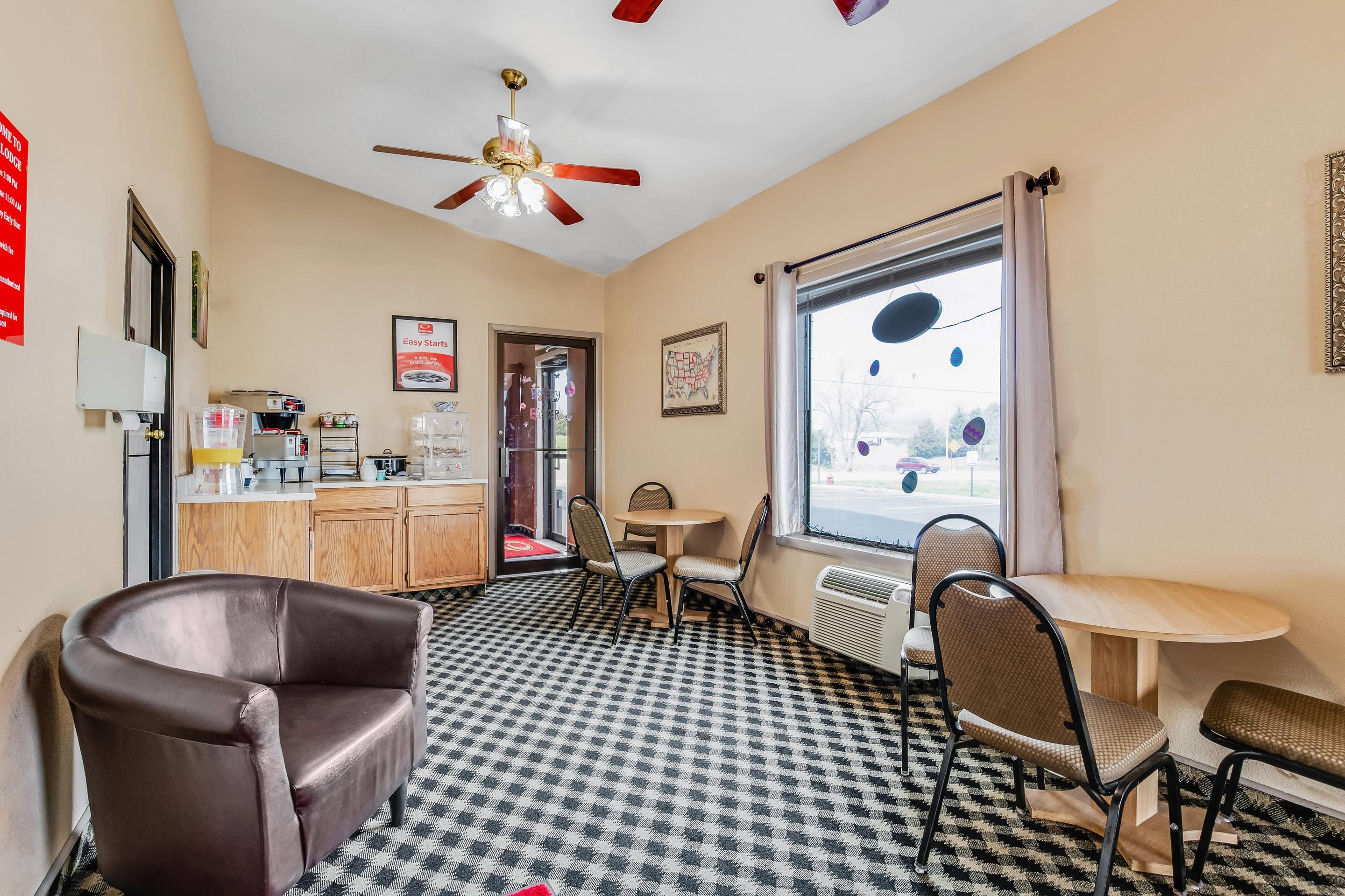 Enjoy coffee in the lobby | Econo Lodge Junction City I-70 Near Fort Riley