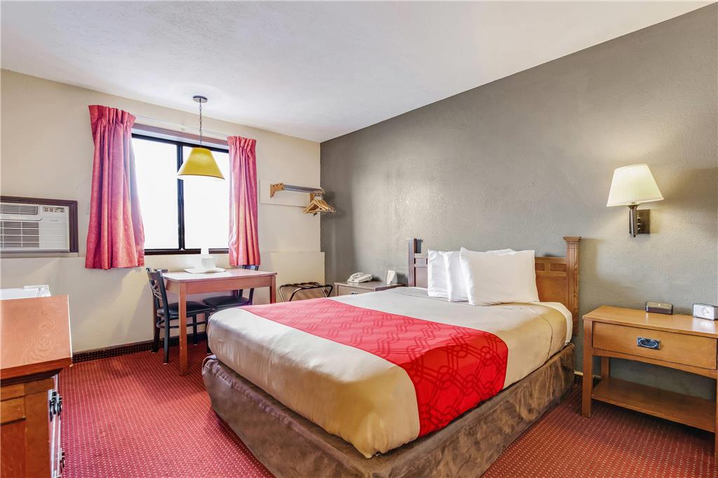 ECONO LODGE JUNCTION CITY I-70 NEAR-guestroom-Guest Room,On-Site.jpg
