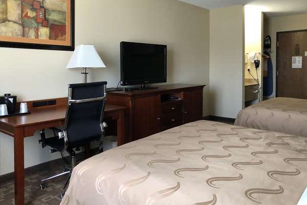  - Quality Inn Topeka - I-470, Exit 1B