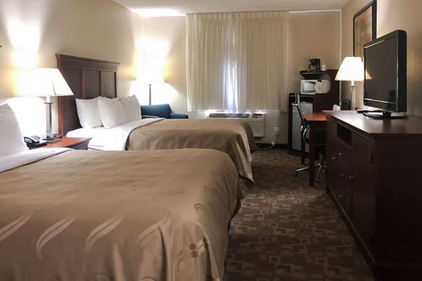  - Quality Inn Topeka - I-470, Exit 1B