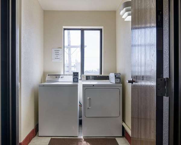 Amenities - Quality Inn Topeka - I-470, Exit 1B