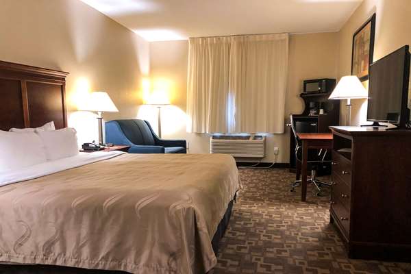  - Quality Inn Topeka - I-470, Exit 1B