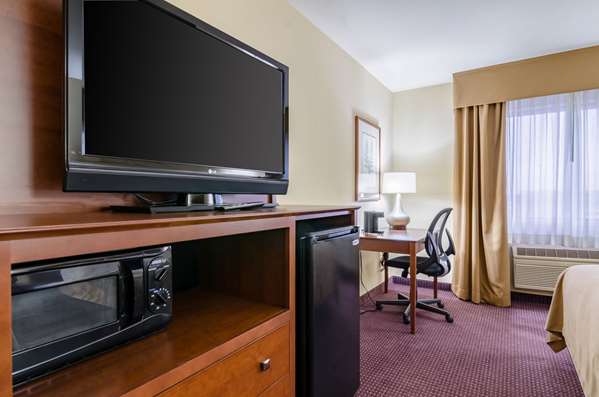  - Comfort Inn Colby - I-70, Exit 53