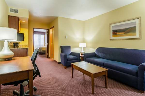 Suite - Comfort Inn Colby - I-70, Exit 53