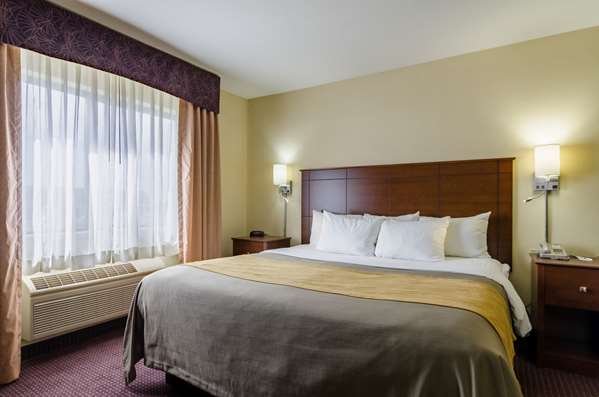 Suite - Comfort Inn Colby - I-70, Exit 53