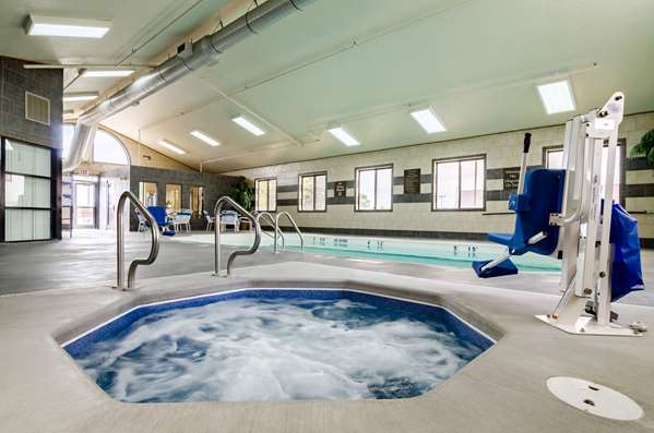 Pool - Comfort Inn Colby - I-70, Exit 53