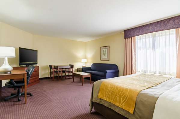 Suite - Comfort Inn Colby - I-70, Exit 53