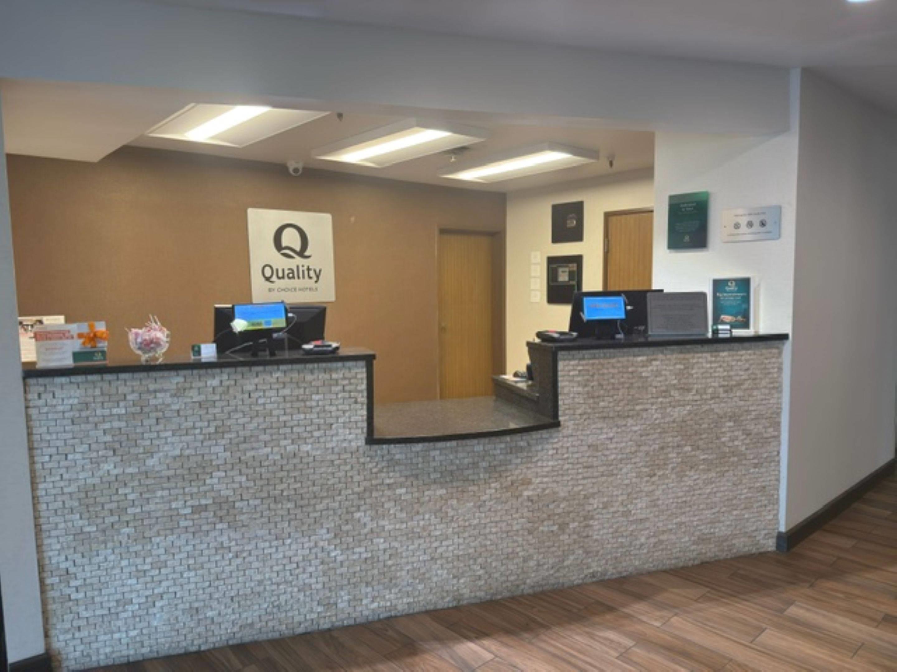 Front desk | Comfort Inn Colby